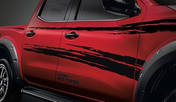 NISSAN NAVARA DOUBLE CAB CALIBRE EL 7 AT BLACK EDITION 