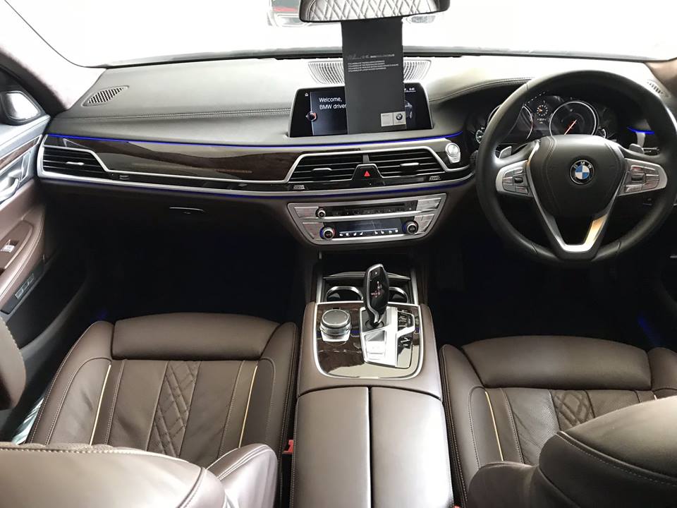 BMW - 740 LI 740li pure excellence สีขาว