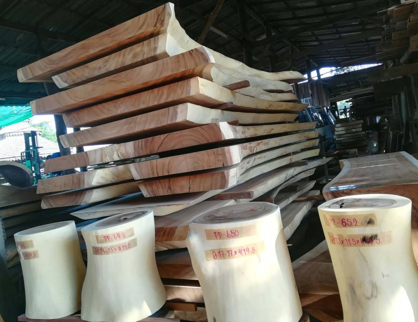 Rung Niran Mai Ruen Kao Shop