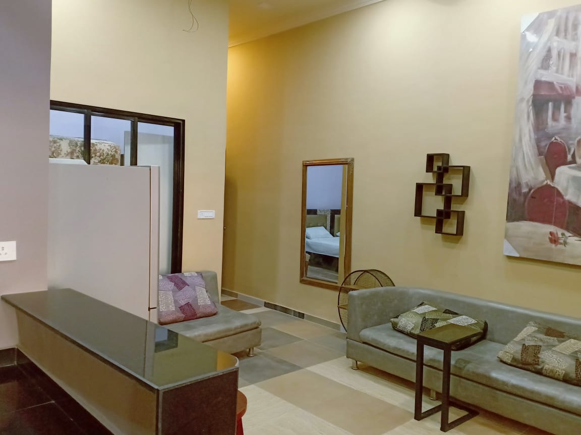 Villa / Bunglow on rent for stay , Parties & Shoots on 100% Trs