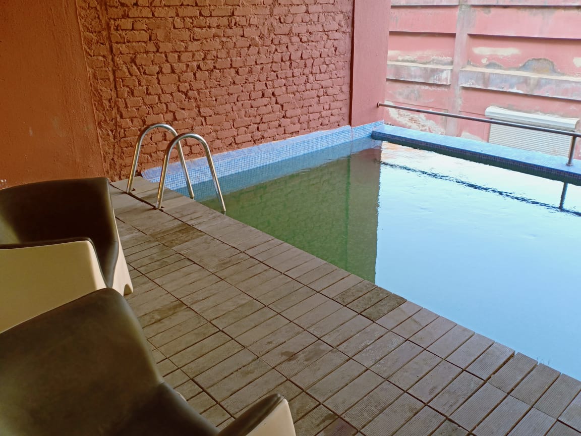 Villa / Bunglow on rent for stay , Parties & Shoots on 100% Trs