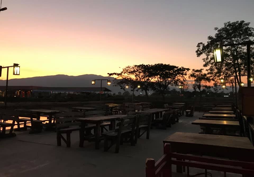 Lanna Rimbung Restaurants