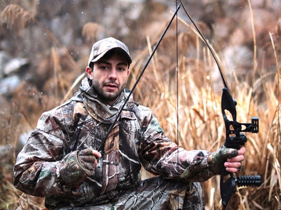 Used Recurve Bow with arrows 