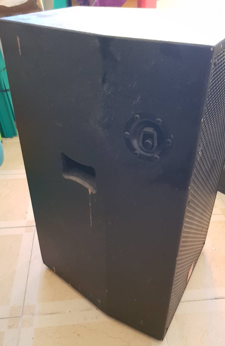 SET OF 4 PROFESSIONAL SPEAKERS FOR CLUB/BAR/RESTAURANT ETC