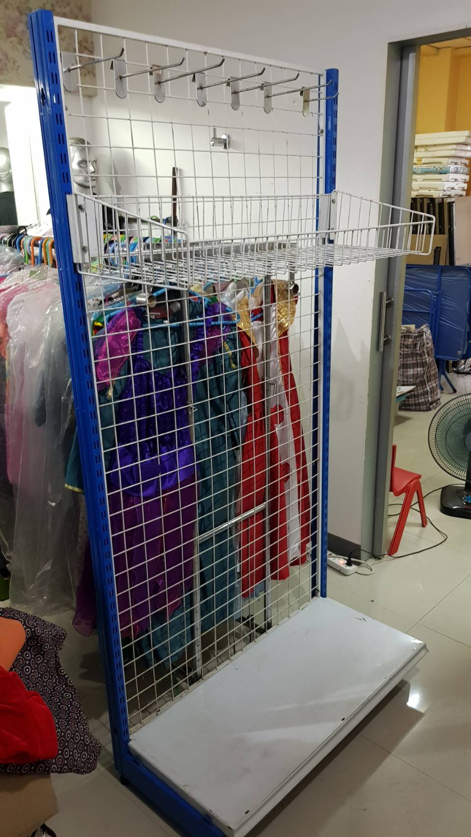 WIRE FRAME STORE RACKING SYSTEMS - USED