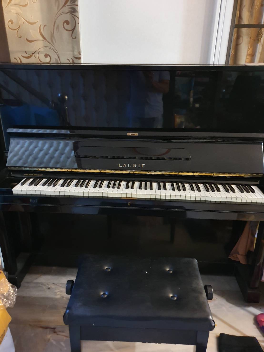 Laurie Piano เปียโน