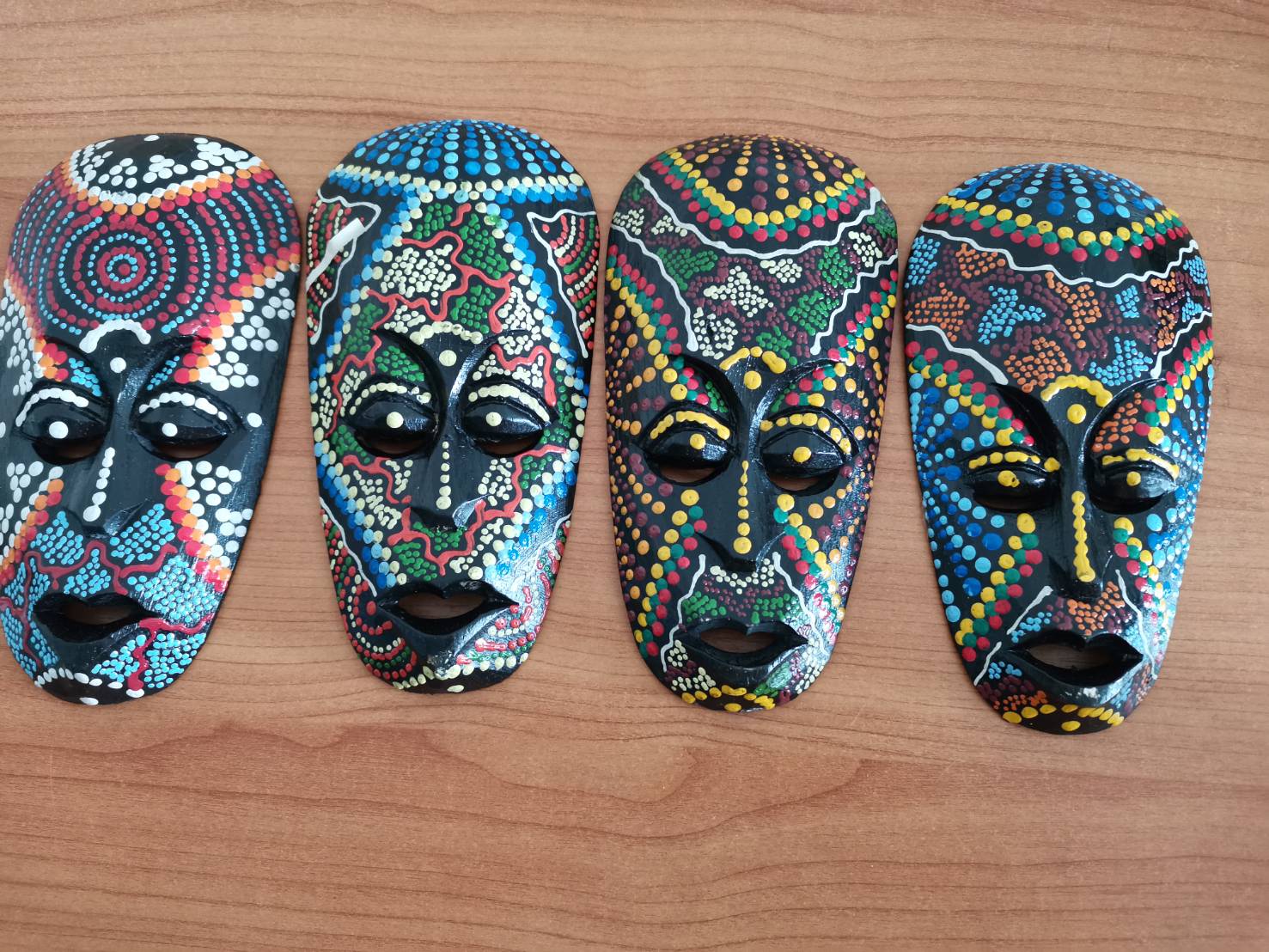 Dot Mark 25cm.Bali Home Decor