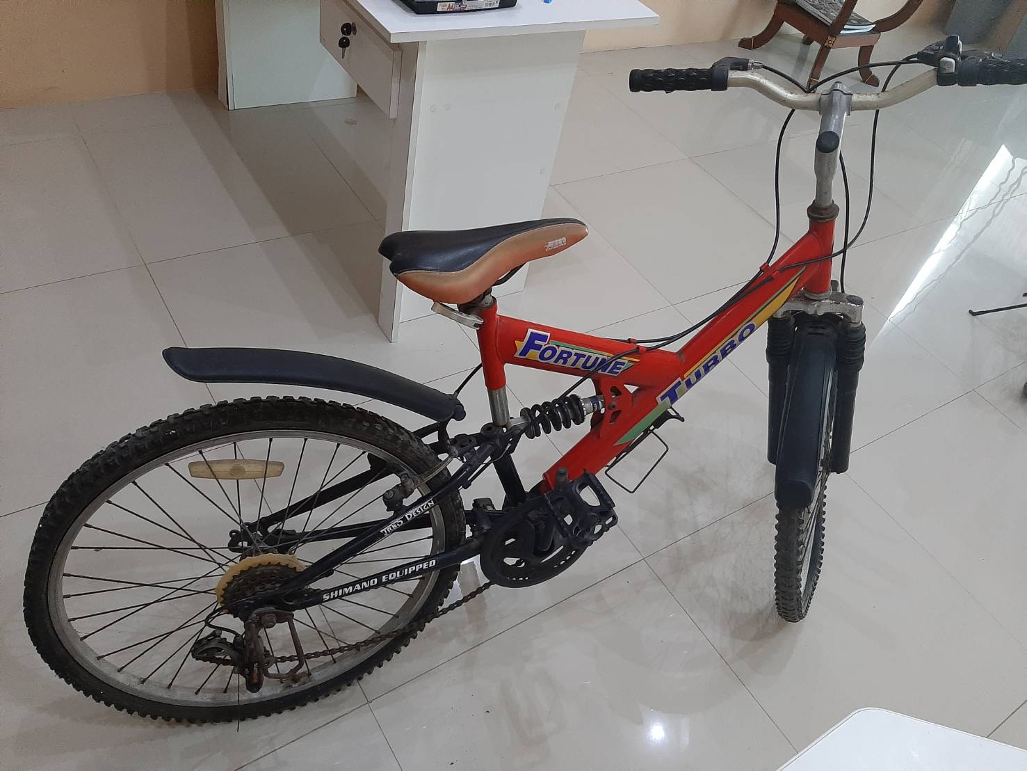 24 Inch Ladies Size Mountain Bike 7-Speed Turbo Brand จักรยานภูเขา สำหรับผู้หญิง มือ2